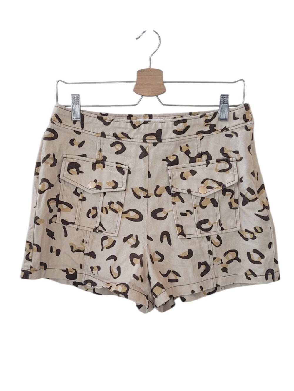 Avec Les Filles Animal Print Side Zip Utility Shorts Size 10